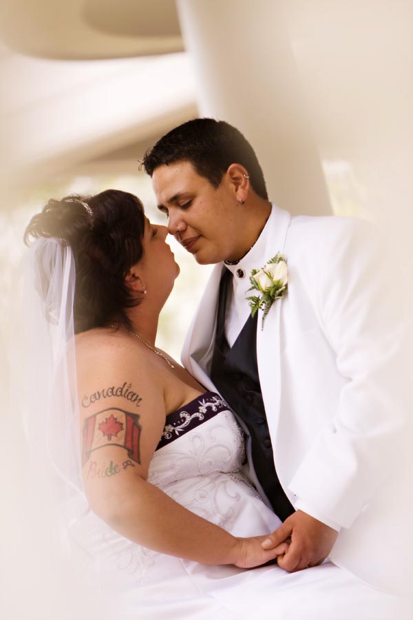 Edmonton Wedding photographers - Wedding Photography in Edmonton - Fine Art Wedding Photographs at McGrath Mansion