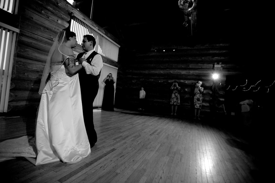 Edmonton Wedding photographers - Wedding Photography in Edmonton - Fine Art Wedding Photographs at McGrath Mansion