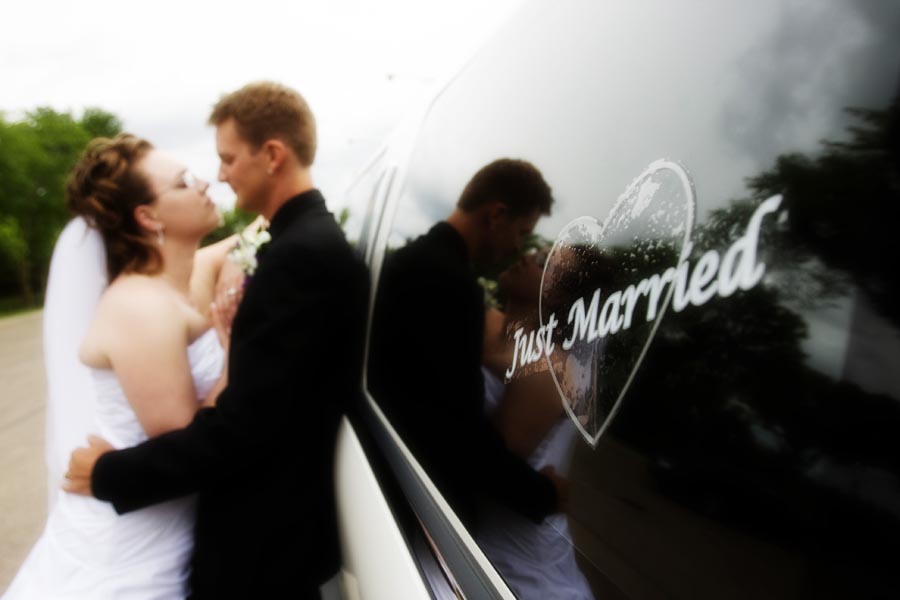 Edmonton Wedding Photographer - Wedding Photography in Edmonton - Wedding Photographs at Royal Alberta Museum