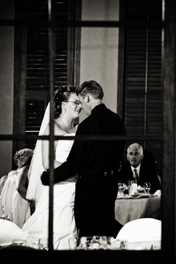 Edmonton Wedding Photographer - Wedding Photography in Edmonton - First Dance Photographs